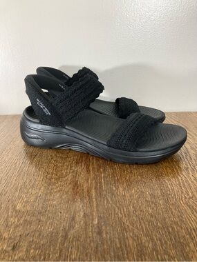 New Skechers Sasha Go Walk Arch Fit Hands Free Slip-Ins Women’s Size 10 Black